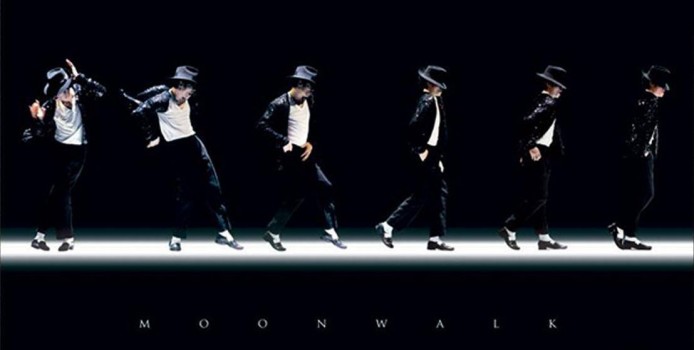 Michael-Jackson-Dancing-Moonwalk